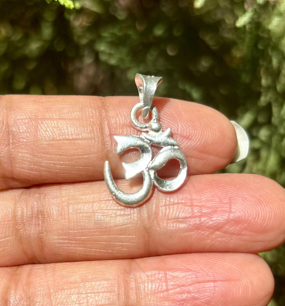 999 Silver Hindu Religious Symbol Om Aum Pendant, Yoga Prayer Healing Spiritual Pendant, Health, Free Ship