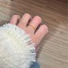Anillo Pequeño Brillante: Elegante Banda Apilable Tono Dorado