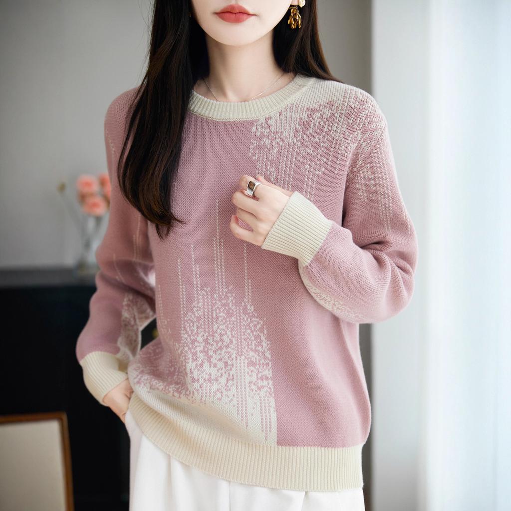 Dámský žakárový pletený svetr s kulatým výstřihem je lehký, hřejivý, prodyšný a módní.. Volná, lehká luxusní a všestranná základní vrstva