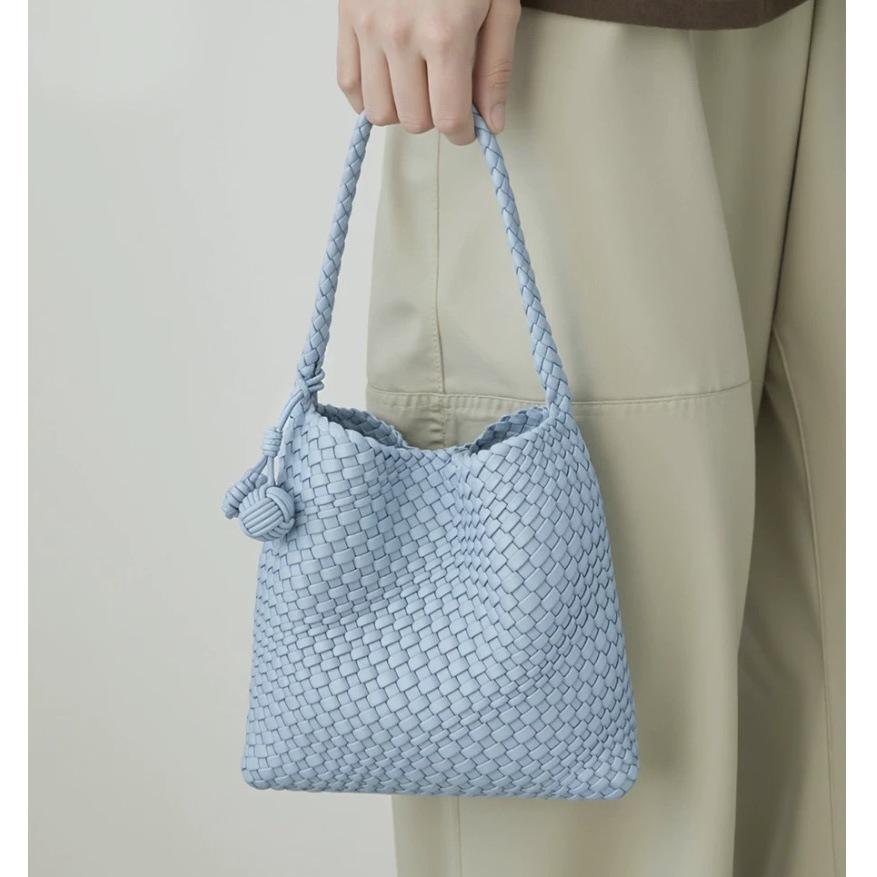 Handwoven Large-Capacity Tote: Spring/Summer 2026 Shoulder Bag for Daily Commute & Mother-Child Use