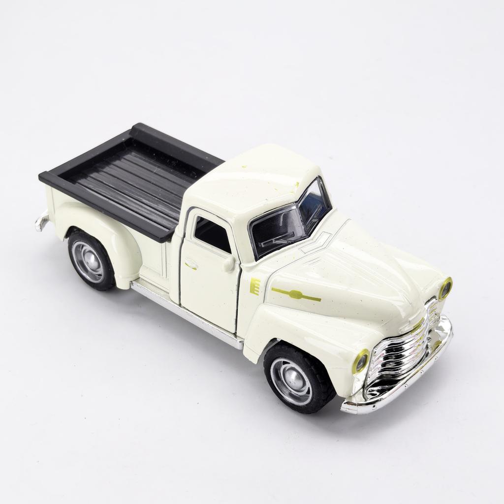 Classic Retro Pickup Alloy Car Model 1/36 Scale Vintage Vehicle Imitation Collectible Toy