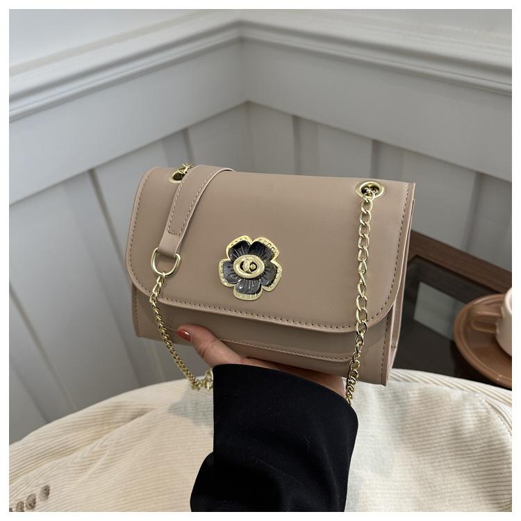 Fashion 2025 New Retro Solid Color Casual Spring Simple Chain Texture Shoulder Crossbody Small Square Bag