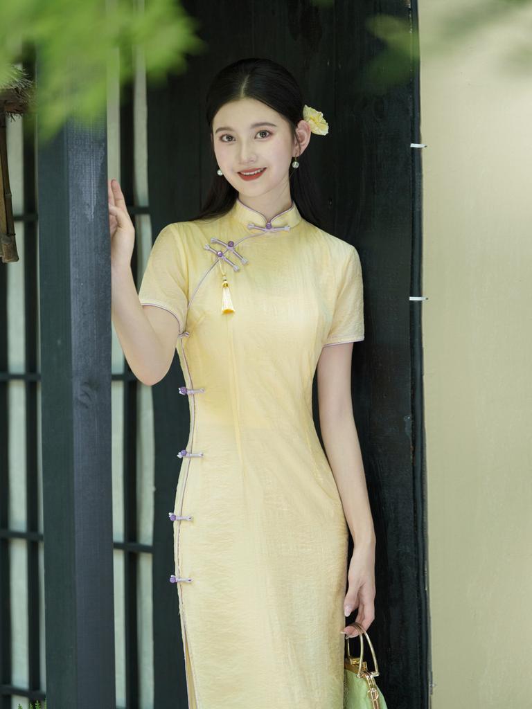 Bright yellow and white cheongsam girl young 1011 early autumn new Chinese style improved slim and thin cheongsam skirt
