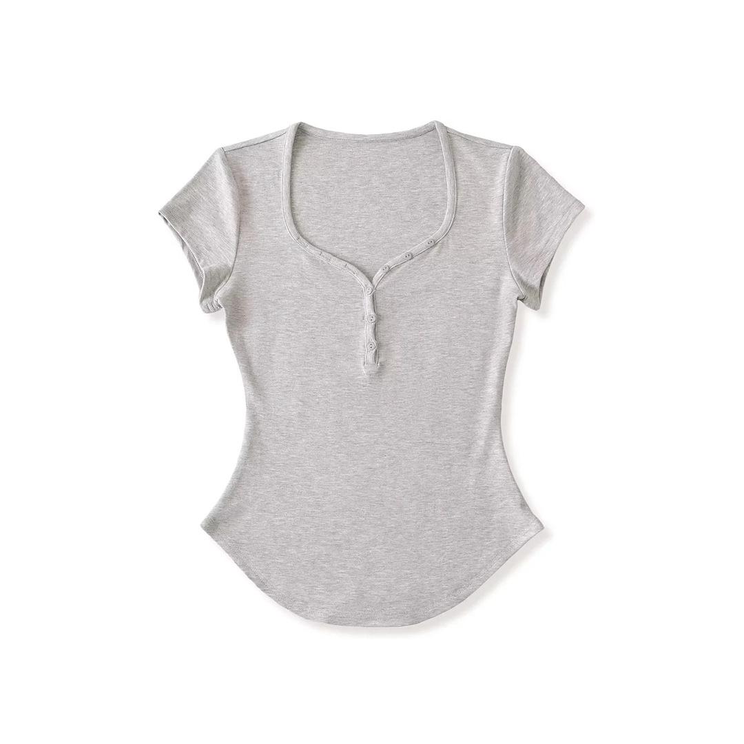 

Женская однотонная футболка облегающего кроя с вырезом в форме сердца и изогнутым подолом Small