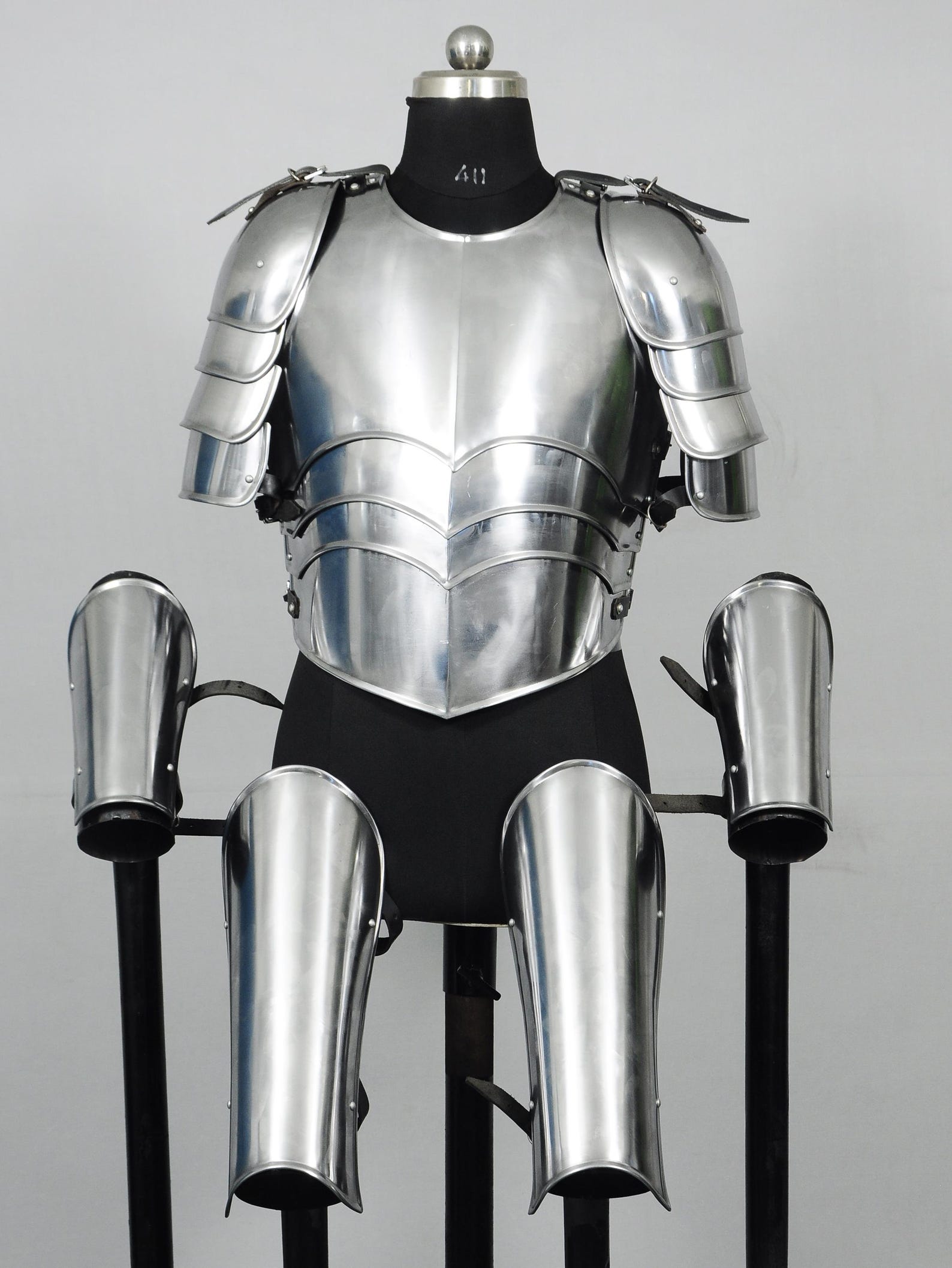 Men s Medieval Steel Knight Cuirass Armor Set with Pauldrons for LARP Cosplay Renaissance Costume серебряный