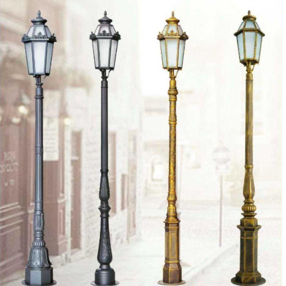 European-Style Double-Head Outdoor Courtyard Light - Retro Die-Cast Aluminum Street Lamp with Three Heads