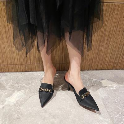 Scarpe da Donna alla Moda Ciabatte Borchiate Tacchi Copri Punta Ciabatte di Lusso 2025 Alte Sottili Designer Estive A Punta Scarpe alla Moda Ciabatte da Donna