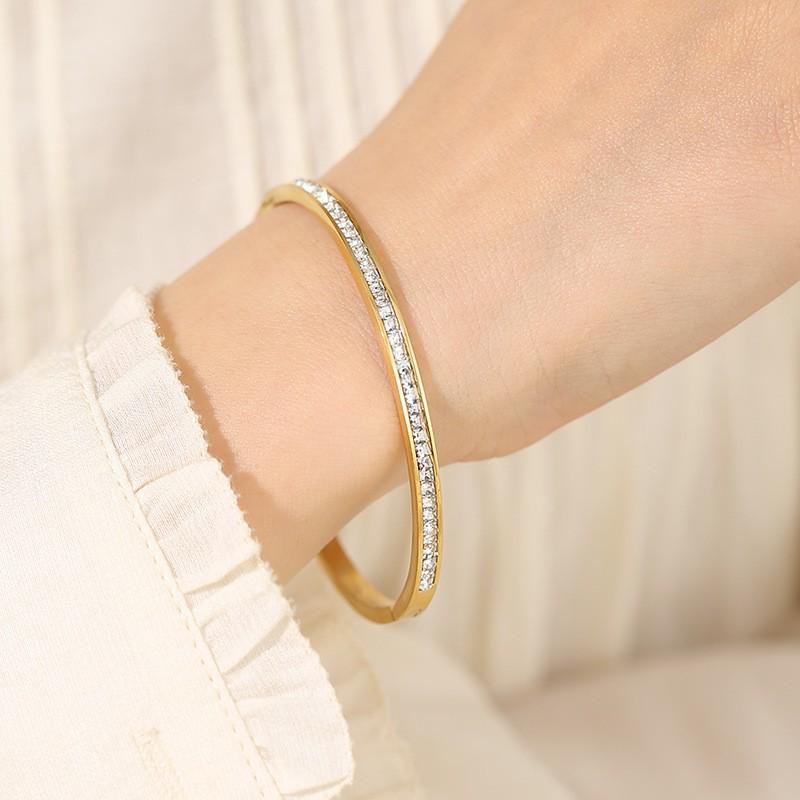 Women's Titanium Steel Bracelet with Inlaid Diamonds - Elegant Starry Design, Non-Fading, INS Style, High-End Full Diamond Bangle.