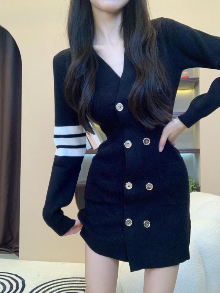 

Japanese Retro Knitted Party Dresses Women V Neck Button Elegant Mini Sweater Dresses Sexy A Line Outfits New Autumn Winter 2026 S чёрный