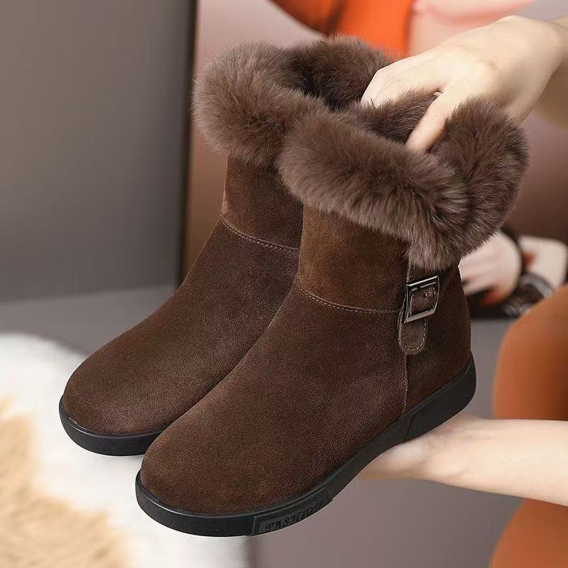 Soft-soled comfortable snow boots women's flat-soled thick-soled short boots piled and thickened Northeast large cotton shoes non-slip wint