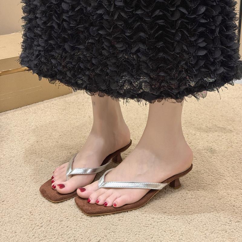 Women's shoes 2025 summer new simple color matching wedge flip-flops women's summer fashion outer wear temperament cool slippers