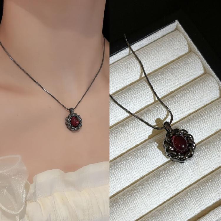 Exquisite Round Necklace Business Meeting Accessory Bead Necklace Perfect for Enhancing Your Daily and Evening Outfits