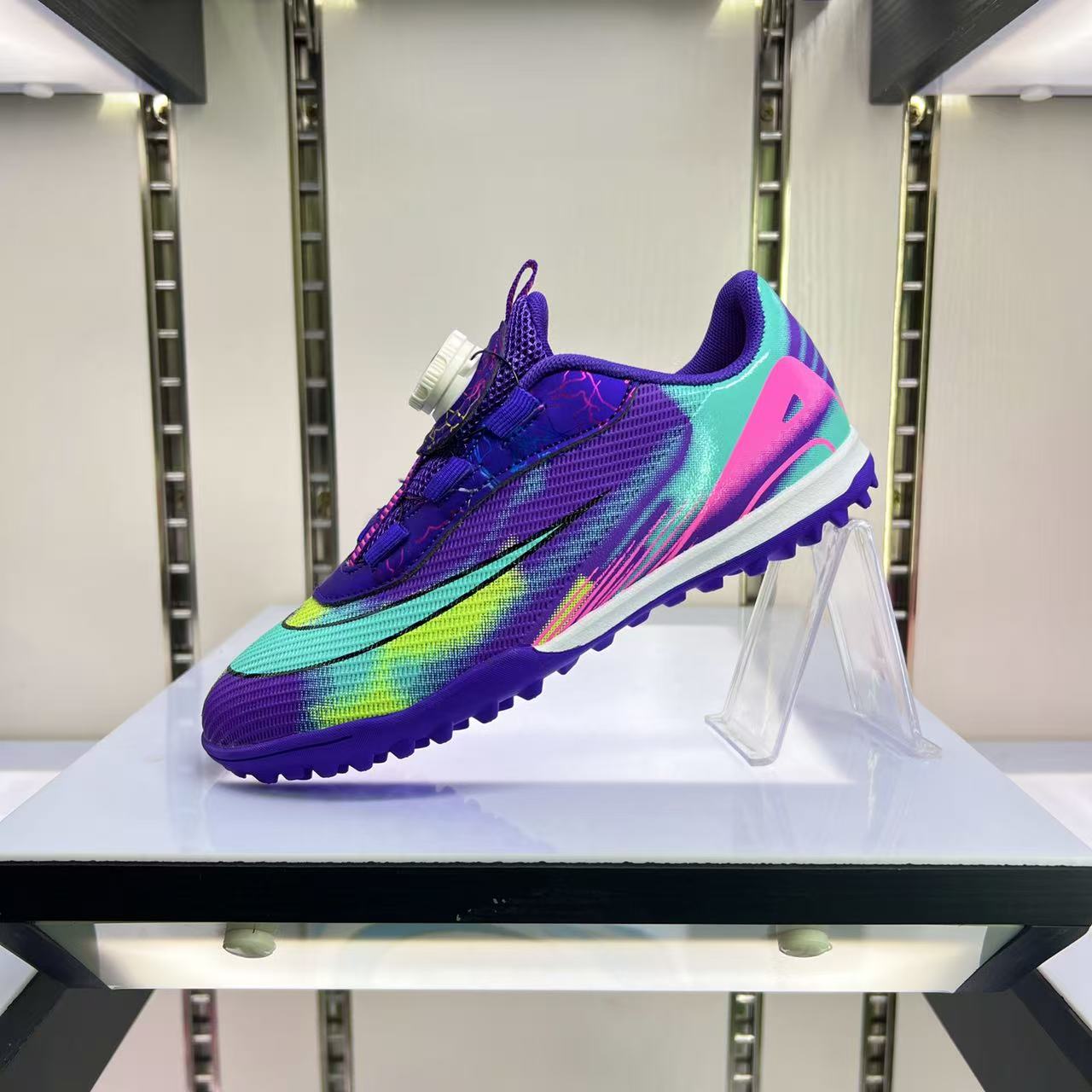 

New Football Field Boots Boys Girls Indoor Society Football Shoes Futsal Non Slip Professional Fast Kids Soccer Cleats Sneaker 29