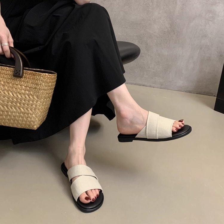 Niche Design Sense Linen Square Head Open-toed Flat-bottomed Slippers Female Summer Wear Fairy Seaside Vacation Beach Sandals