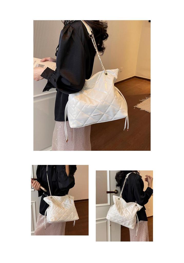 2026 Korean Style Quilted Diamond Chain Bucket Bag – Stylish Casual Underarm Accessory