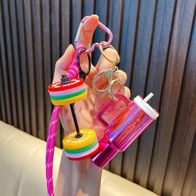 Fashionable Sports Barbell Keychain: Mini Water Cup and Bag Pendant розовый