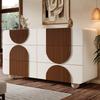 Ladekast met 6 Lades & Gebogen Ontwerp in Wit, Chocoladekleurige Houten Strips, Uitschuifbare Lades & Anti-Tip Beveiliging, 121x71x41 cm (B/H/D)
