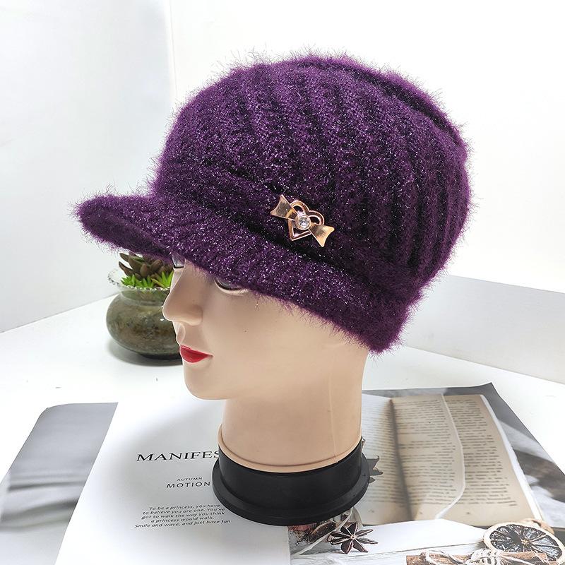 Middle-aged and elderly women's winter thickened woolen hats for mothers Knitted hat for keeping warm and protecting from the cold while cycling in