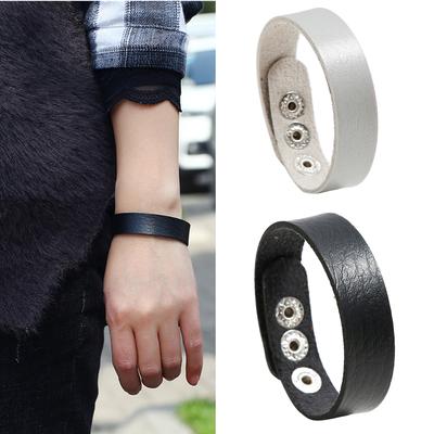 Braccialetto Regolabile in Pelle con Chiusura Scorrevole Adatto per Polsi da 14-22 cm Elegante Materiale PU alla Moda Accessorio Gioiello Unisex