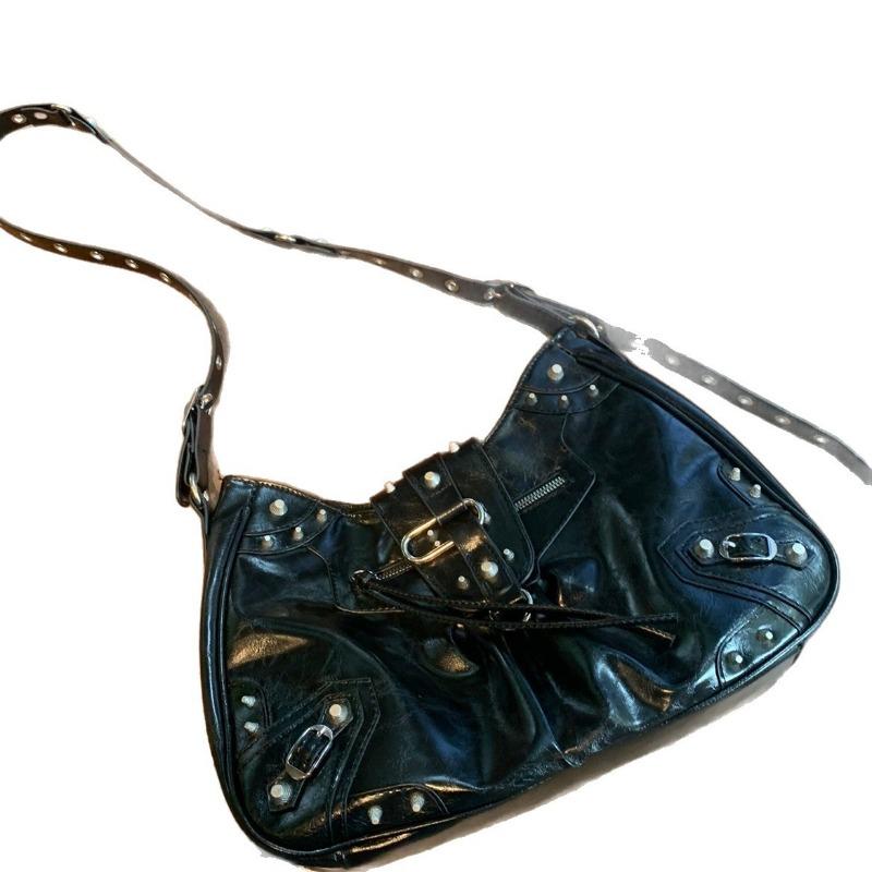 Large-capacity Fashionable Riveted Parisian Motorcycle Single-shoulder Crossbody Bag Casually