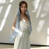 Velo da Sposa in Tulle Avorio con Orlo in Pizzo Floreale Blu 3D e Perle Sparpagliate, Velo da Sposa Ricamato con Fiori Pastello per Shooting di Fuga in Giardino all'Aperto