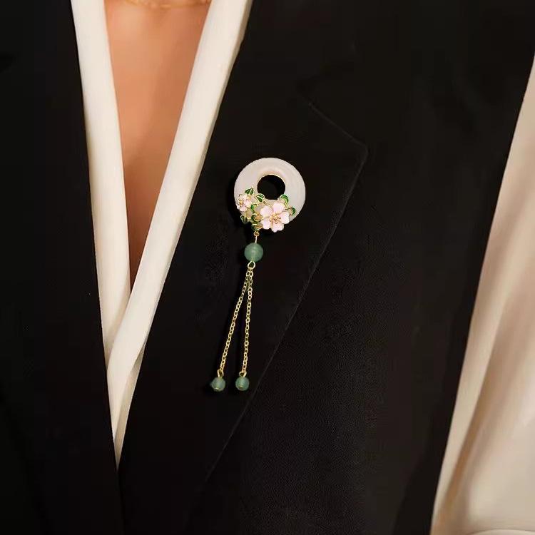 National Style Tassel Cherry Blossom Safety Buckle Brooch Femininity Advanced Sense Delicate Chinese Pin Dress Suit Accessories