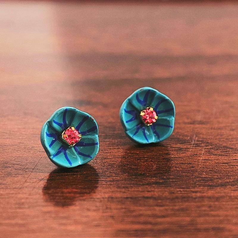 Small Blue Flowers Stud Earrings for Women Personality Fashion Unique Design Brincos Wedding Jewelry Birthday Gift
