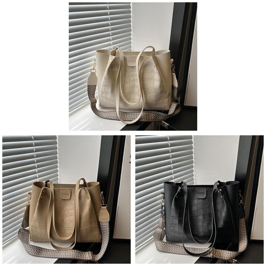 Fashion Bag For Women With Pu Material And Large Capacity For Daily Use