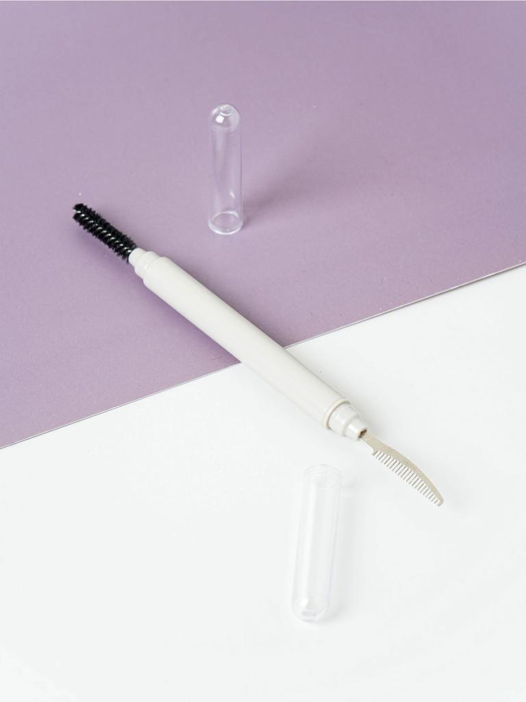 Dual-Ended Eyelash Separator Comb