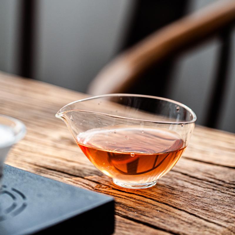 Kung Fu Tea Set Heat-resistant Glass Tea Sea Fairway Cups for Home Use Single Hand-held Tea Dispenser Male Cups