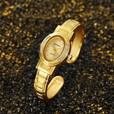 CANSNOW Bayan bileklik saati Moda Oval Kadranlı Quartz Saat Lüks Kadın Saati