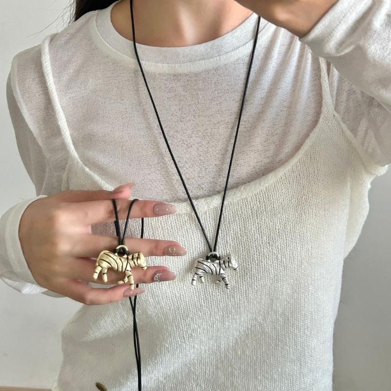 Fashionable Zebras Print Adjustable Length Necklace for Women Stylish Neck Chain Jewelry Perfect Gift