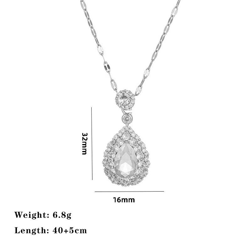 Elegant High-End Emerald Water Drop Necklace - Non-Fading, Versatile, Exquisite Light Luxury Clavicle Chain for Women
