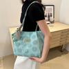 Street Style Large Capacity Tote Bag For Women With Zipper Closure For Casual Travel
