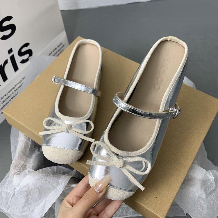 

Внутреннее увеличение высоты 5 см плоская подошва маленький ароматный ветер сумка на голову полушлепанцы женские 2025 новые универсальные бантик маленькие сандалии для улицы 40 серебряный