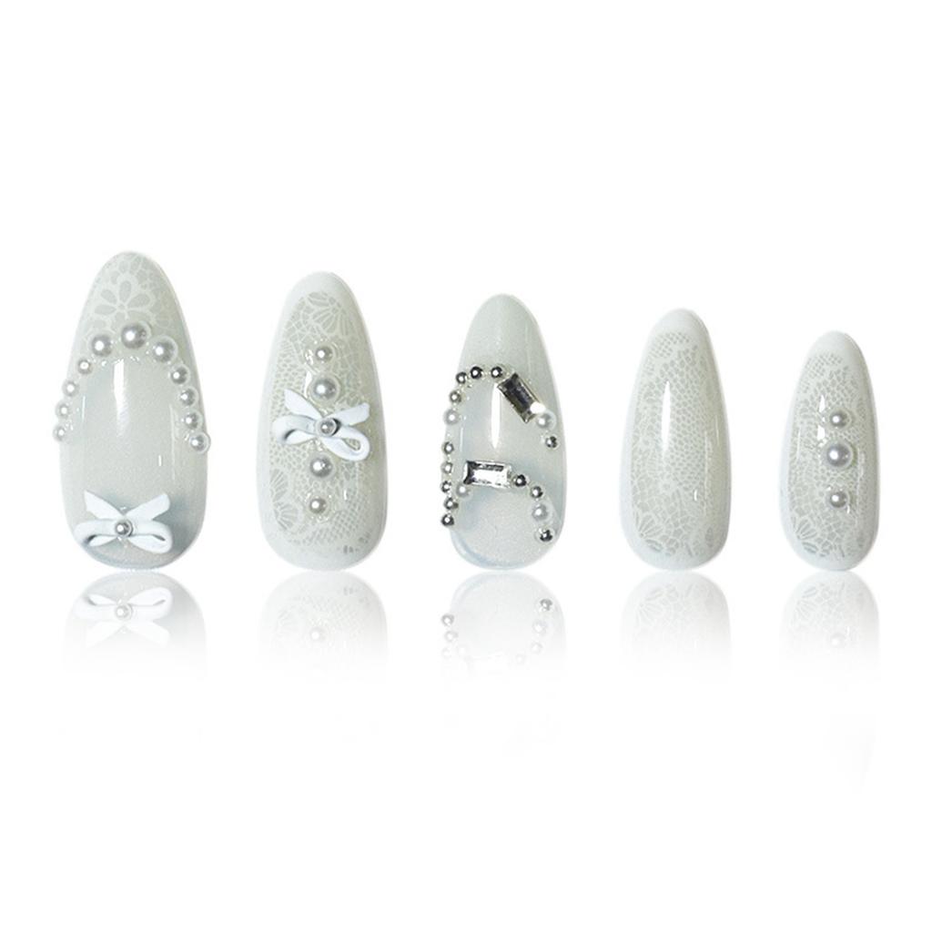 Lace Texture White Bows Pearl Rhinestone Fake Nails 24 Pieces Resin Material