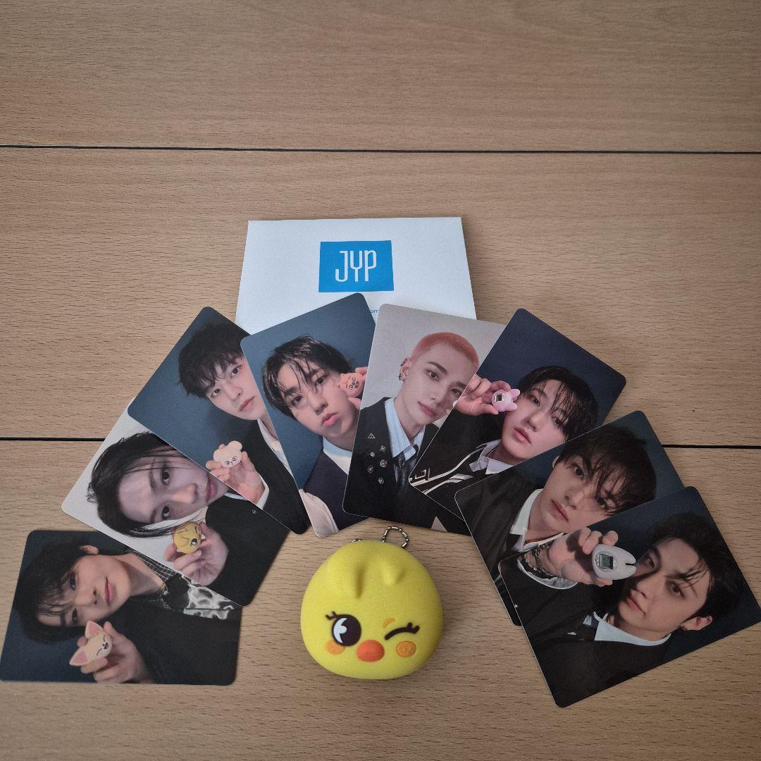 

[Б/У] Тамагочи SKZOO Погари с карточкой для обмена