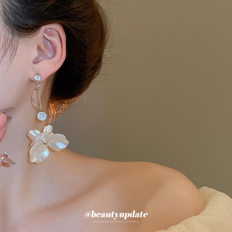 Silver Needle Zircon Pearl Flower Fringed Earrings Light Luxury High-end Stud Earrings Retro Niche Design Temperament Earrings Women