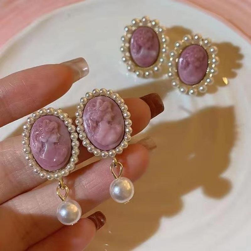 French Style Geometric Earrings High End Luxury Pearl Head Portrait Earrings Artistic Retro Round Shape Women Elegent Jewelry