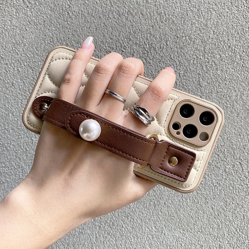 Fashion Leather Pearl Wrist Strap Stand Case For iPhone 14 13 12 11 15 16 17 Pro Max 14 Plus Water Ripple Wristband Cover