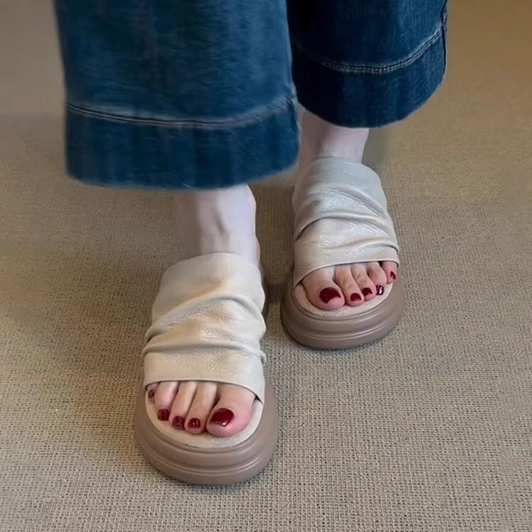 Keep Your Own Version~ Versatile Thick-bottomed Soft Leather, Comfortable and Not Tired, Cool Feet, Slippers Women's Retro Leather Pleated Open-