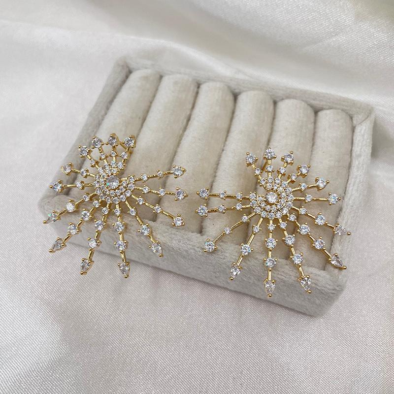 SENYU Luxury Pave Zirconia Starburst High-End Earrings Elegant 18K Gold Plated Radiant Sparkling Stud Fine Jewelry for Women