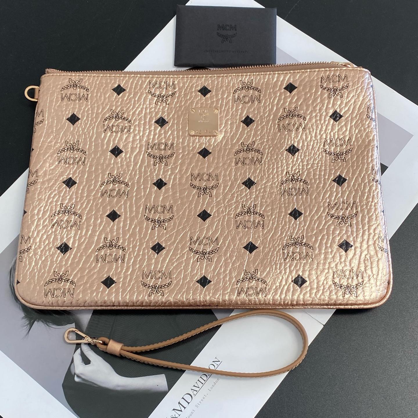 [Pre-Owned] Pink Coated Canvas Medium Clutch Bag - Excellent #IZ6D2D ONE SIZE