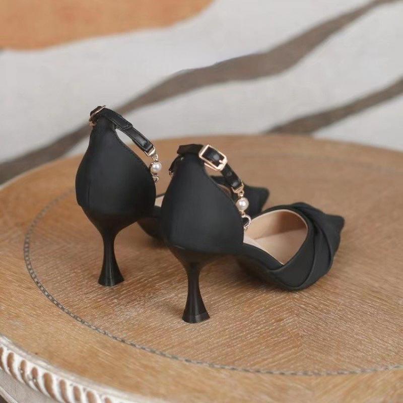 Fransk Temperament Vintage Sandaler 2024 Vår Sommar Ny Stil Mode Smal Klack Mellanhög Klack Elegant Spetsig Bankett Högklackade