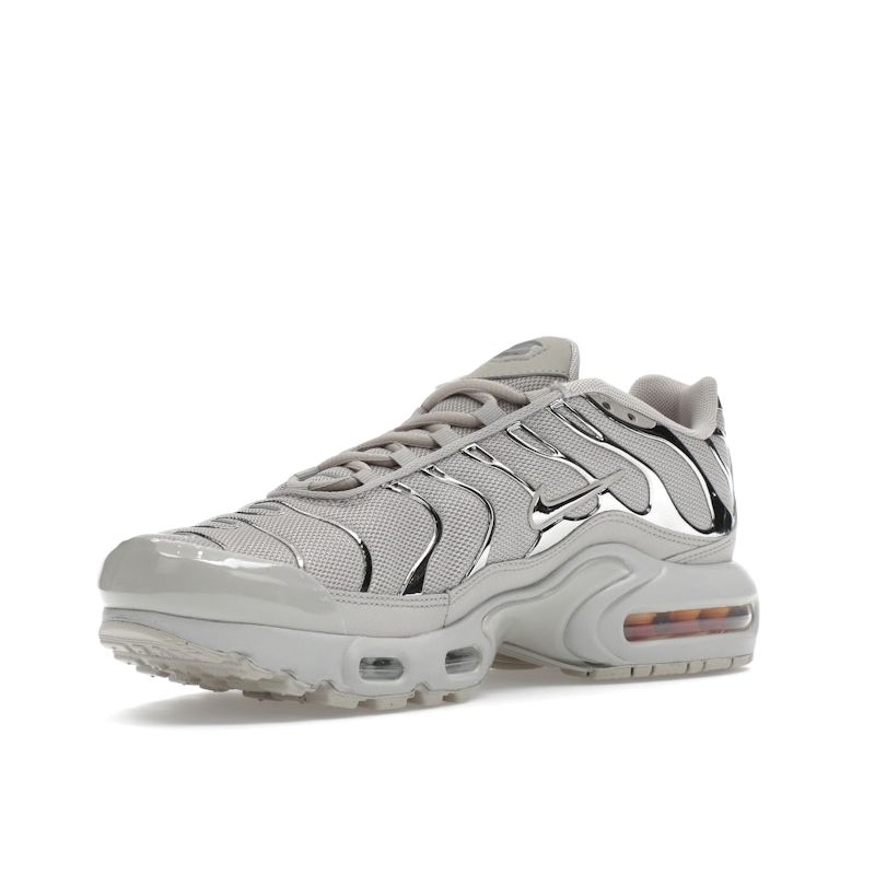Nike Air Max Plus GS Světle železná ruda Chrom Dětské tenisky Šedá Gym-Red Kouřově šedá FZ0977-001