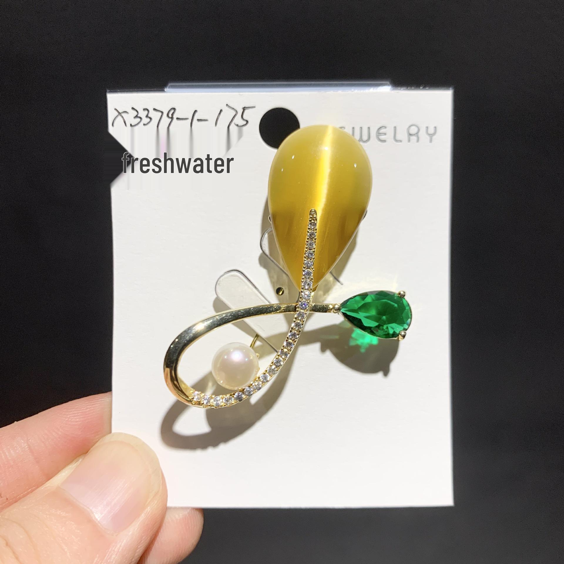Classic Cat s Eye Leaf Brooch with Freshwater Pearl Standard Size