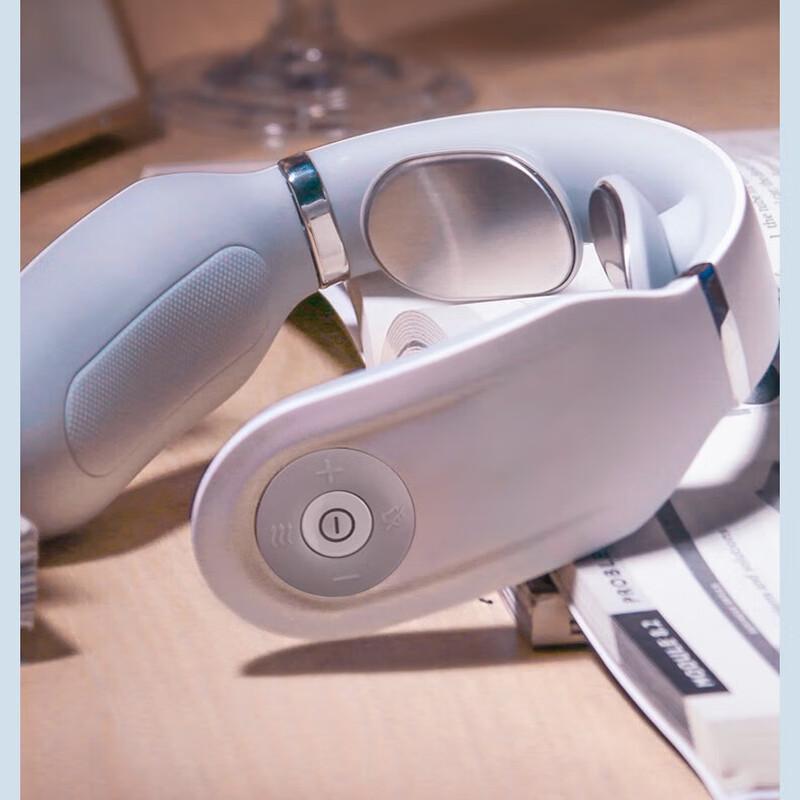 SKG Smart Voice Neck Massager