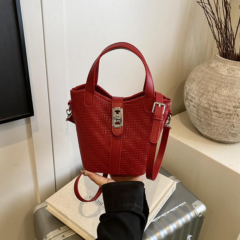 Premium Bag 2025 New Trendy Fashion Handbag Summer Popular Commuter Women's Bag Versatile Messenger Bucket Bag