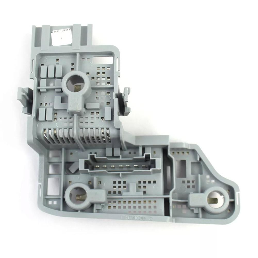 For C For Class W204 Rear Right Light Bulb Holder OEM Number A2048202577