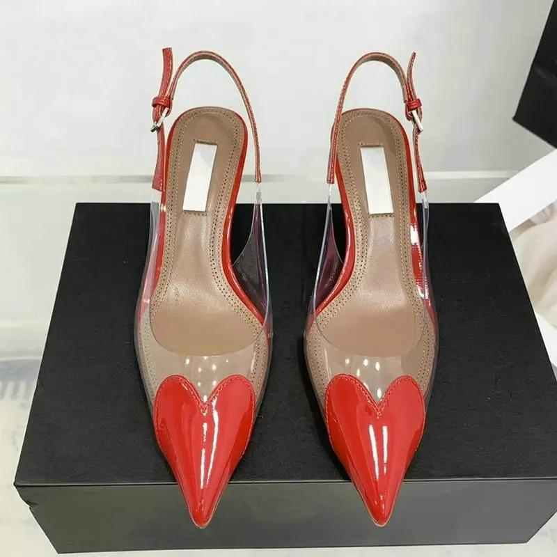 Sapatos de Salto Alto Pontiagudos com Plataforma Transparente e Aplicações em Forma de Coração para Noite
